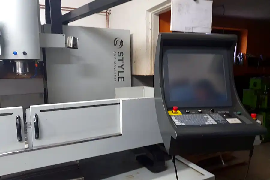 BT 1500 CNC milling machine - occasion